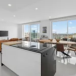 Penthouse By The Marina