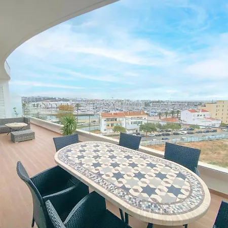 Penthouse By The Marina * 拉哥斯