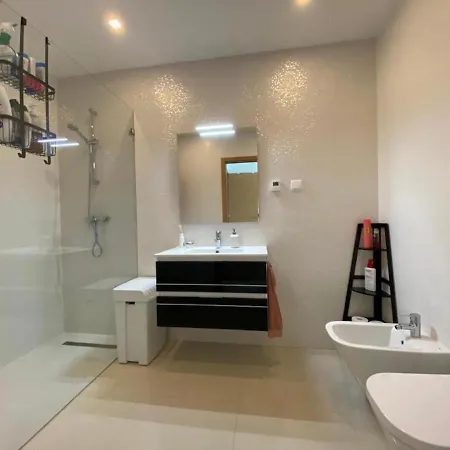 Penthouse By The Marina *