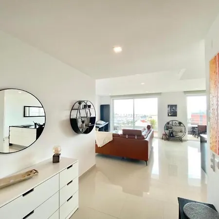 Penthouse By The Marina * לאגוּ‏ש
