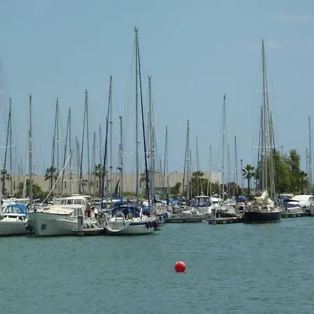 דירה Penthouse By The Marina *
