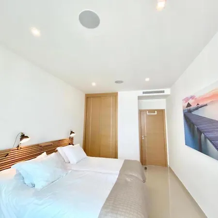 דירה Penthouse By The Marina *