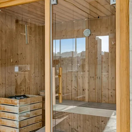 Penthouse By The Marina 아파트