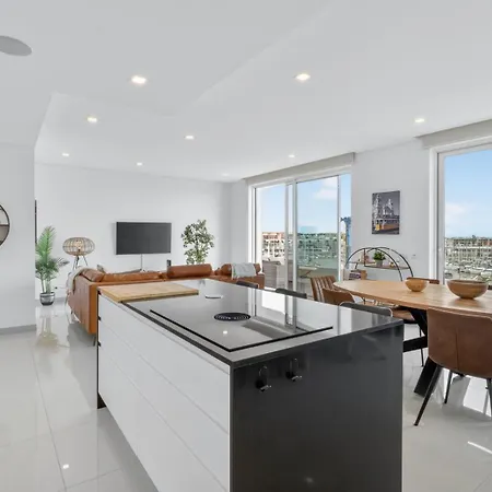 Penthouse By The Marina Appartement