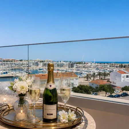 Penthouse By The Marina *