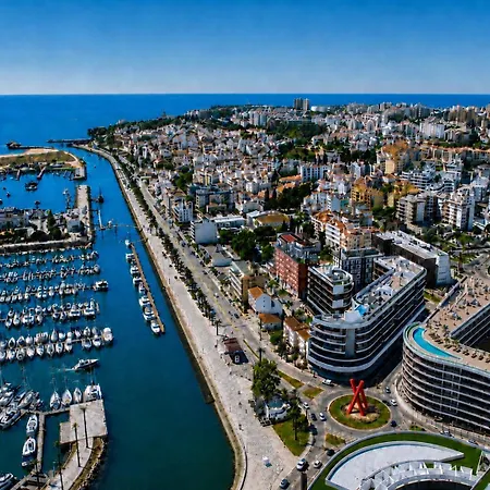 Penthouse By The Marina *