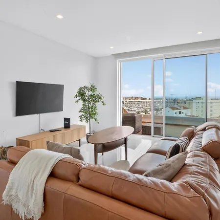 Penthouse By The Marina Апартаменты