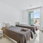 Penthouse By The Marina